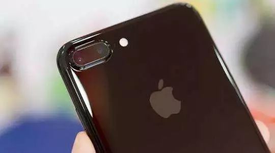 解决苹果iPhone15灵动岛不兼容问题